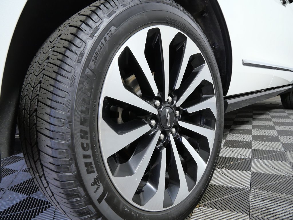Certified 2023 Lincoln Navigator Reserve AWD/4WD image 8