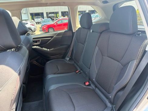 Used 2019 Subaru Forester Premium AWD/4WD image 14