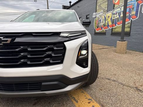 New 2027 Chevrolet Equinox LT w/ Convenience Package II AWD/4WD image 3