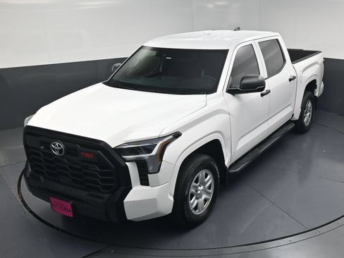 Used 2025 Toyota Tundra SR w/ SR Tow Package AWD/4WD image 16