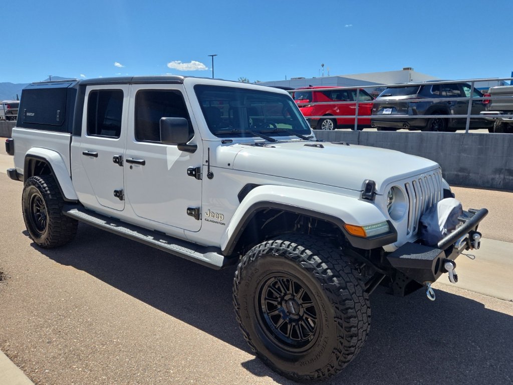 Used 2020 Jeep Gladiator Overland AWD/4WD image 3