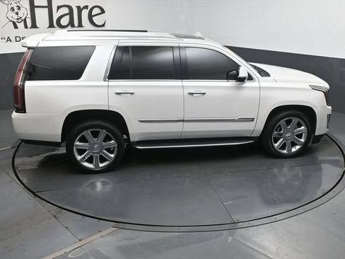 Used 2017 Cadillac Escalade Luxury AWD/4WD image 46
