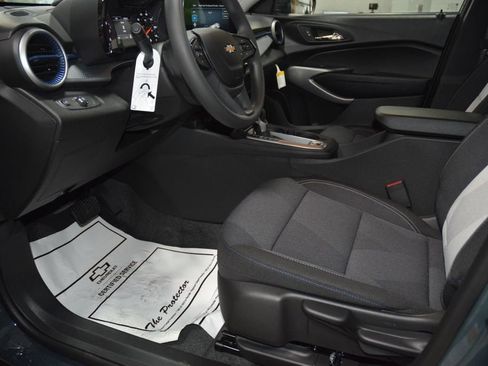 New 2026 Chevrolet Trax LS FWD image 33