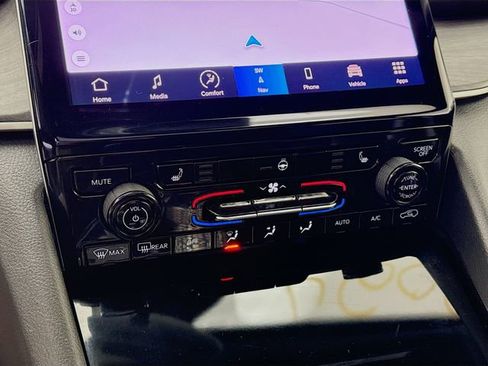 Used 2024 Jeep Grand Cherokee L Limited w/ Black Appearance Package image 16