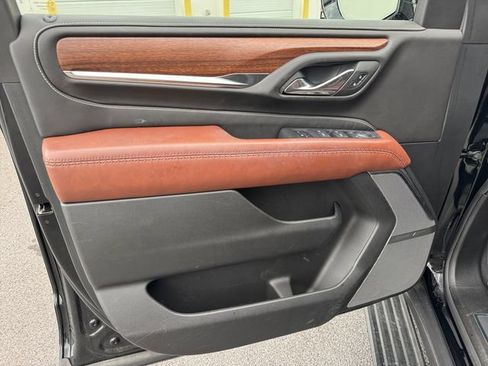 Used 2024 GMC Yukon Denali Ultimate AWD/4WD image 11