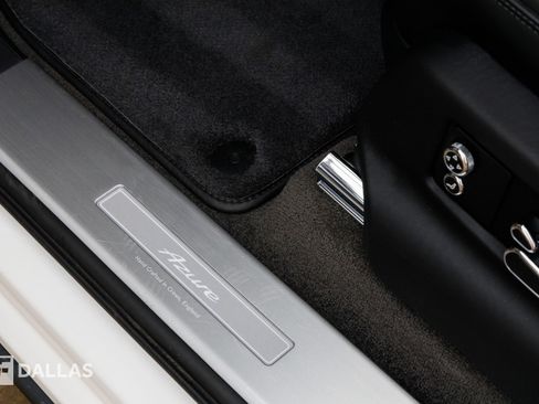 Used 2025 Bentley Bentayga image 20