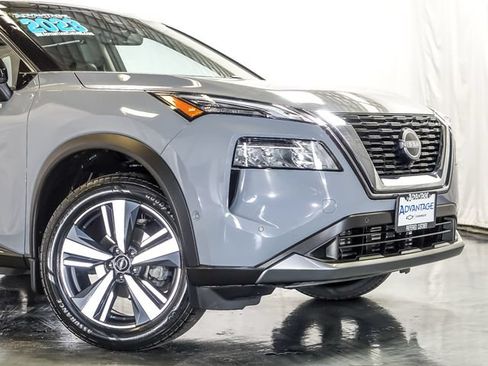 Used 2023 Nissan Rogue SL w/ SL Premium Package AWD/4WD image 3
