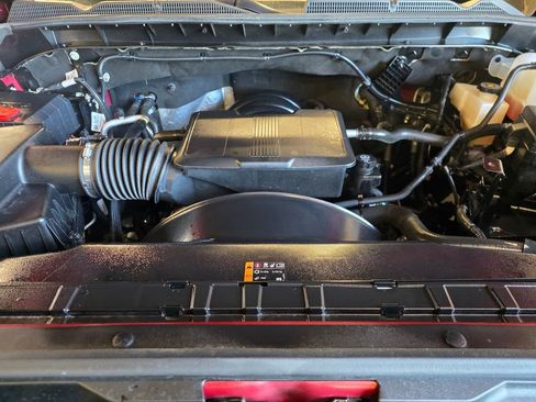 Used 2025 GMC Sierra 2500 AT4 w/ AT4 Premium Plus Package AWD/4WD image 28