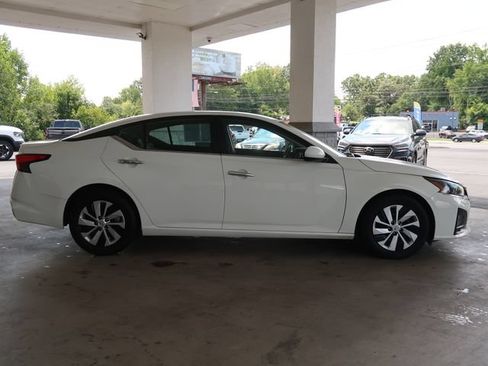 Used 2023 Nissan Altima 2.5 S FWD image 8
