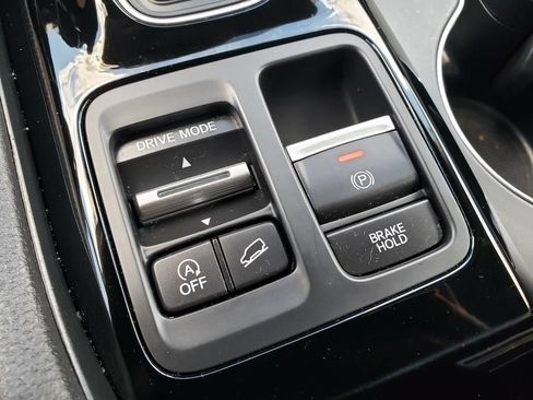 Used 2025 Honda Pilot EX-L image 29
