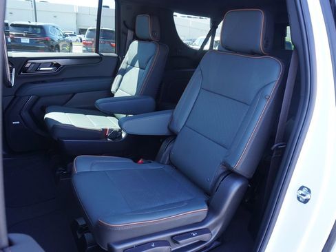 New 2026 GMC Yukon XL AT4 w/ AT4 Premium Plus Package image 9