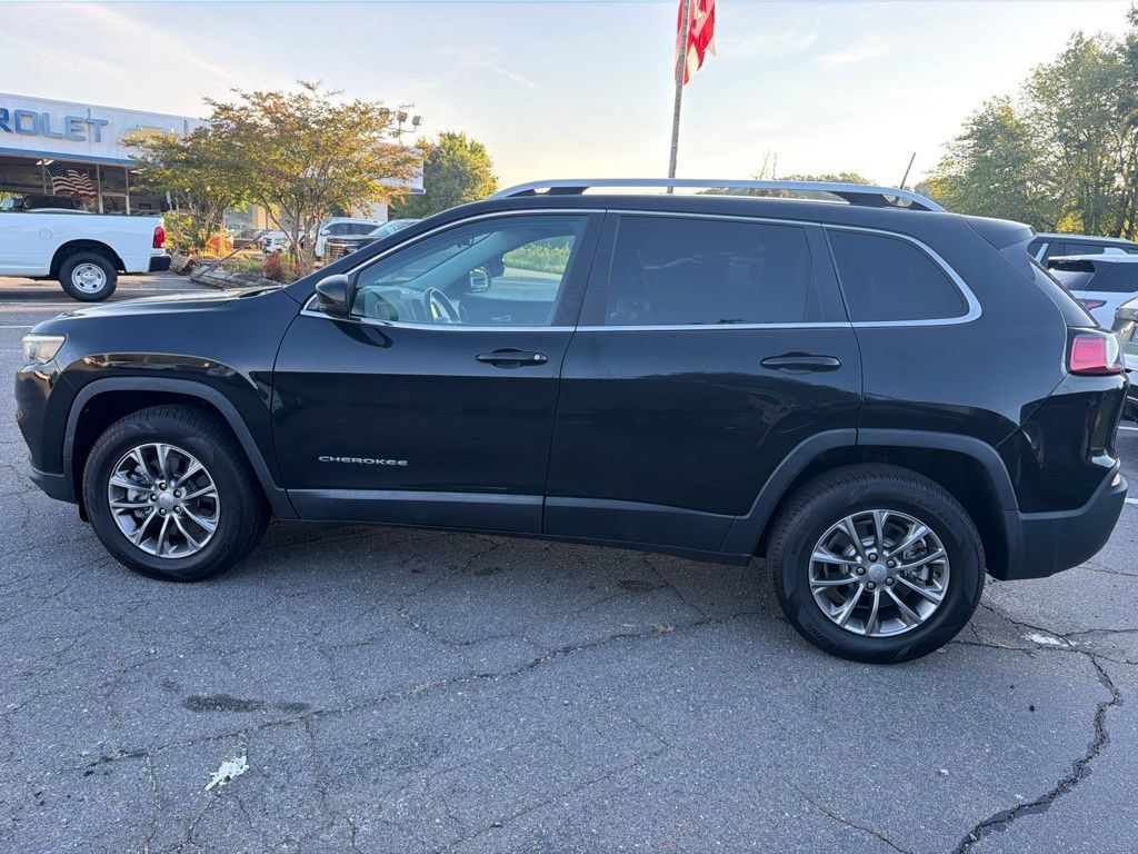 Used 2020 Jeep Cherokee Latitude Plus AWD/4WD image 5