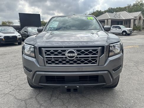 Used 2024 Nissan Frontier SV w/ Technology Package image 8
