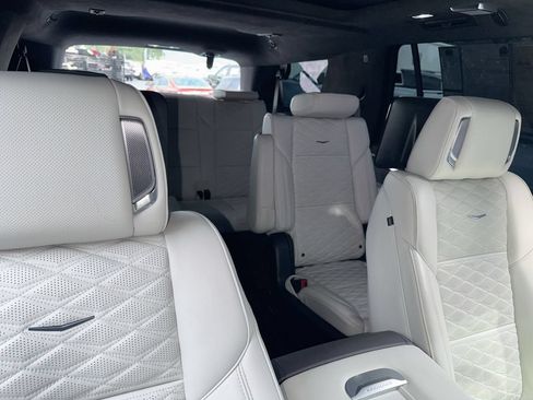 Used 2025 Cadillac Escalade Sport Platinum AWD/4WD image 34