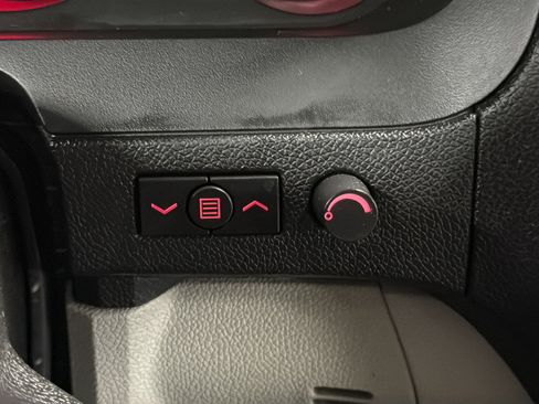 Used 2012 GMC Acadia Denali image 23