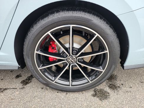 Certified 2026 Volkswagen Jetta GLI Autobahn image 31