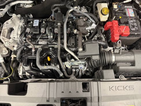 Used 2025 Nissan Kicks SR image 30