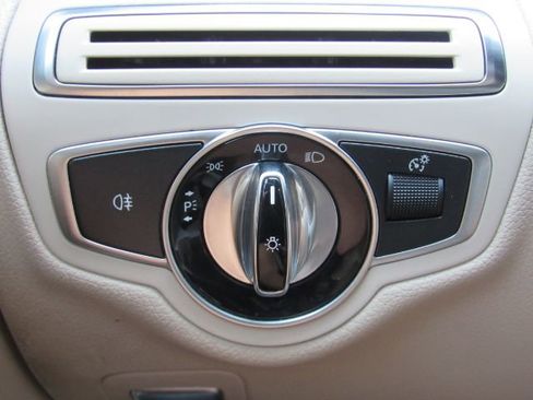 Used 2016 Mercedes-Benz C 300 Sedan image 35