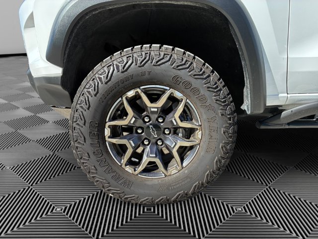 New 2026 Chevrolet Colorado ZR2 w/ Technology Package AWD/4WD image 9