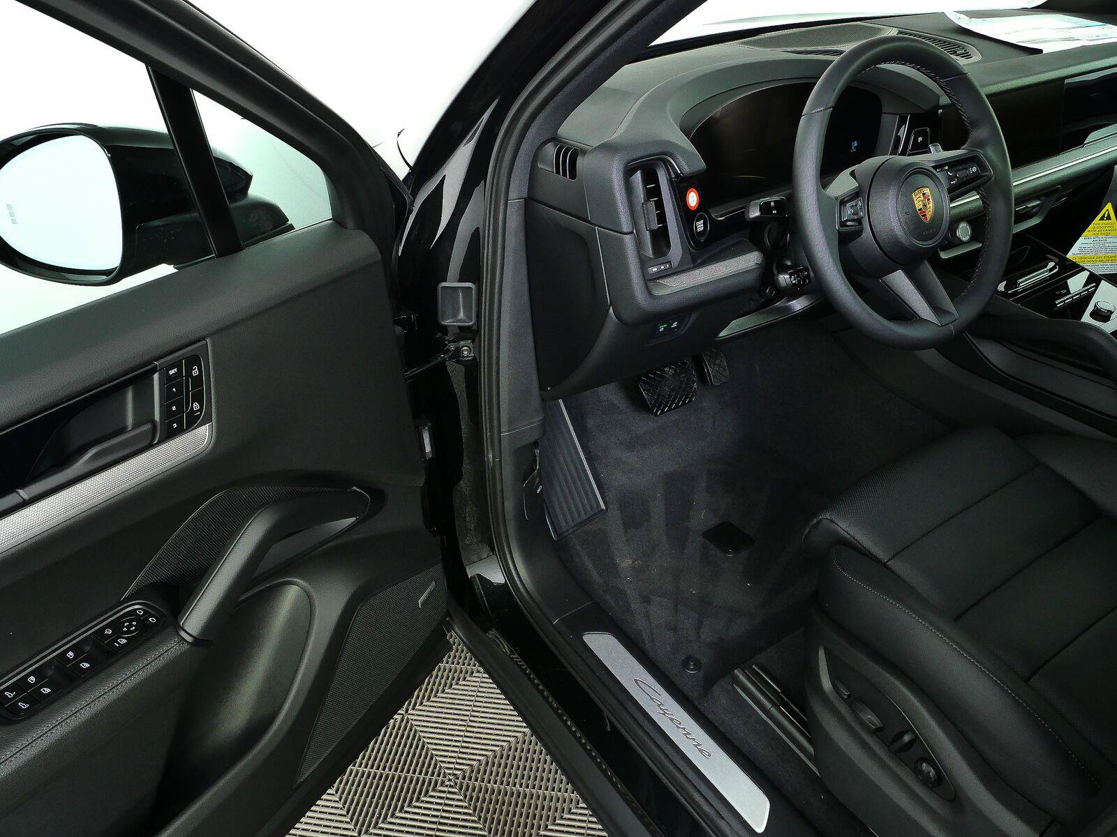 New 2026 Porsche Cayenne AWD/4WD image 8