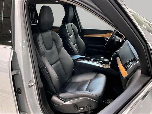 Certified 2024 Volvo XC90 B6 Plus w/ Protection Package Premier AWD/4WD image 8