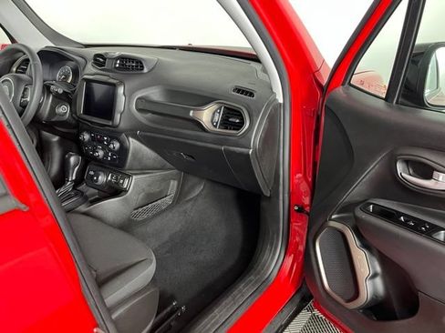 Used 2023 Jeep Renegade Latitude AWD/4WD image 30