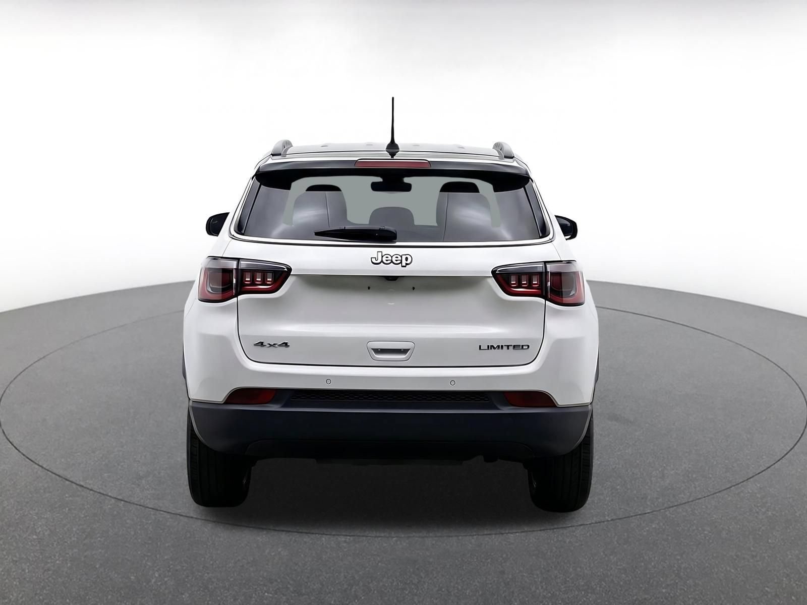 Used 2025 Jeep Compass Limited AWD/4WD image 7
