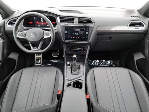 Certified 2023 Volkswagen Tiguan SE R-Line image 9