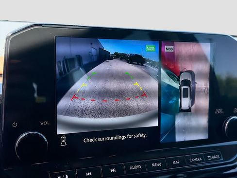 Used 2023 Nissan Pathfinder Platinum w/ Cargo Package image 14