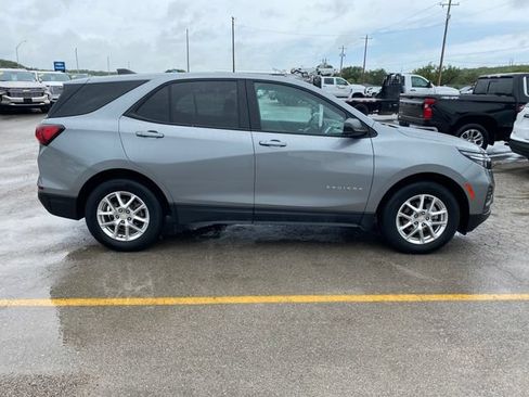 Used 2023 Chevrolet Equinox LS w/ LS Convenience Package FWD image 7