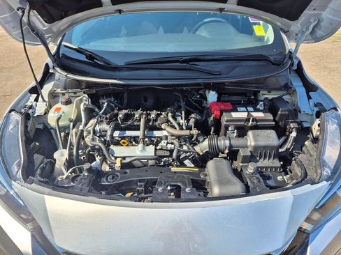 Used 2021 Nissan Versa SV image 16