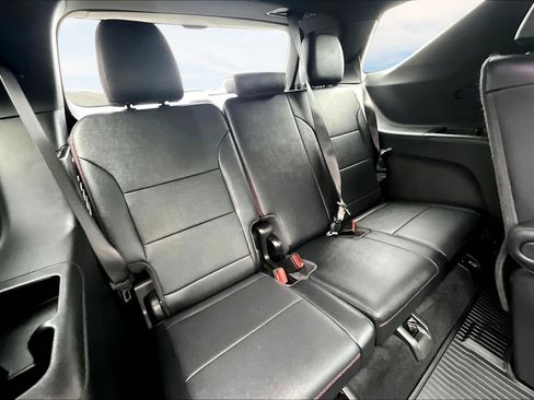 Used 2025 Chevrolet Traverse RS w/ LPO, Floor Liner Package image 17