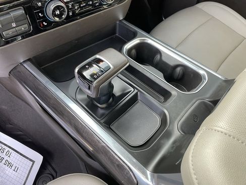 Used 2022 Chevrolet Silverado 1500 LTZ image 17