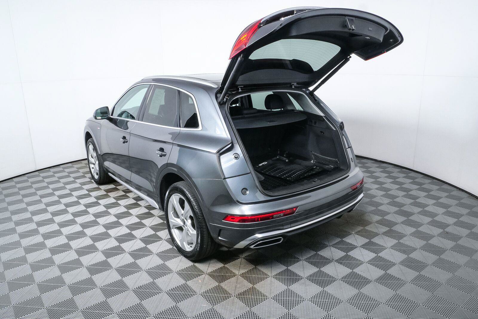 Used 2023 Audi Q5 2.0T Premium Plus AWD/4WD image 29