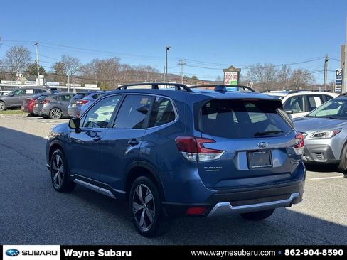 Used 2021 Subaru Forester Touring image 3