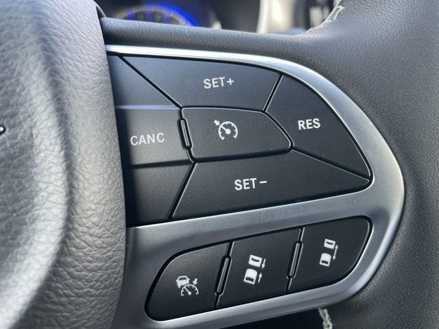 New 2026 Chrysler Pacifica Select AWD/4WD image 24