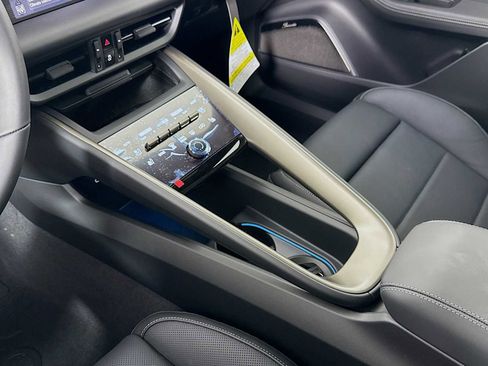 New 2025 Porsche Macan Turbo Electric image 21