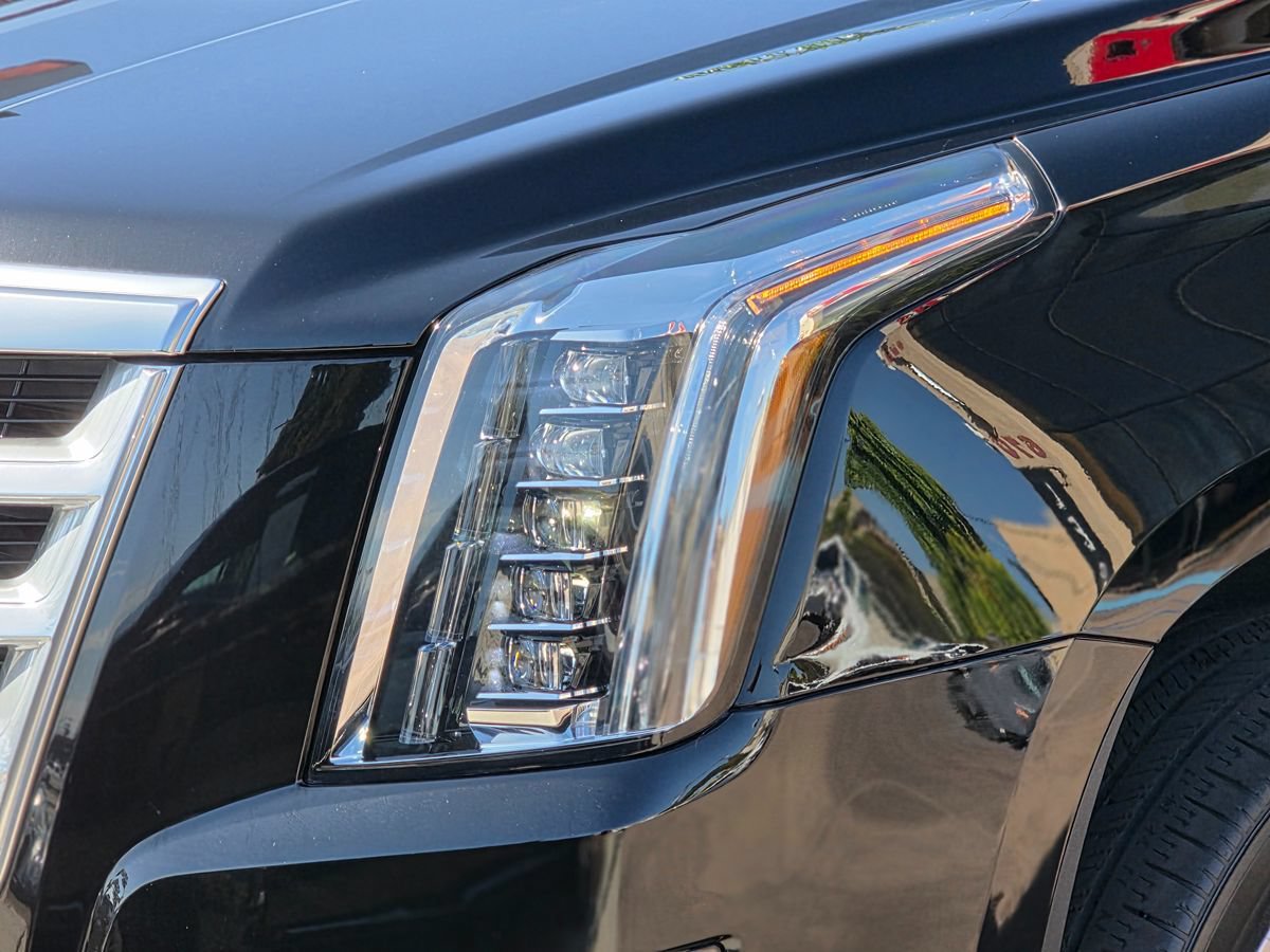 Used 2018 Cadillac Escalade Luxury RWD image 6
