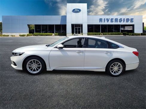 Used 2021 Honda Accord Touring image 4