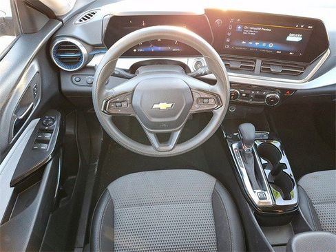 Certified 2024 Chevrolet Trax LT image 11