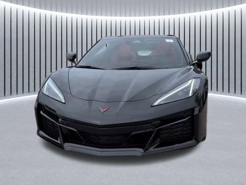 Used 2024 Chevrolet Corvette Z06 RWD image 3