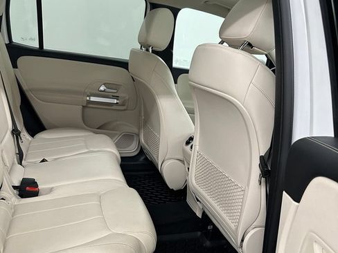 Used 2022 Mercedes-Benz GLB 250 4MATIC image 31