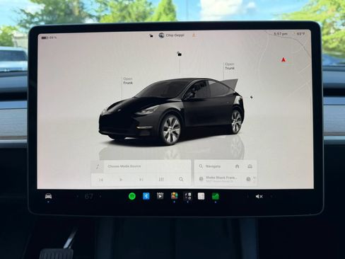 Used 2023 Tesla Model Y Long Range AWD/4WD image 25