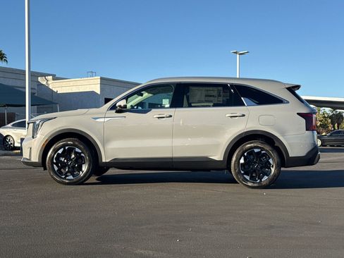 New 2026 Kia Sorento S image 9