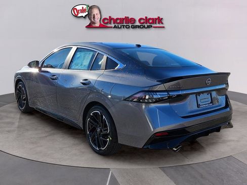 New 2026 Nissan Sentra SR w/ Floor Mat Package FWD image 4