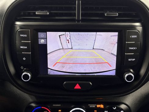 Used 2023 Kia Soul LX w/ Option Group 015 FWD image 15