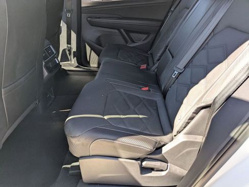 Used 2025 Volkswagen Atlas Cross Sport SE image 26