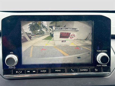 Used 2024 Mitsubishi Outlander ES image 15