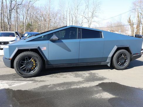 Used 2024 Tesla Cybertruck AWD Crew Cab image 2