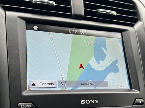 Used 2017 Ford Fusion Titanium FWD image 17